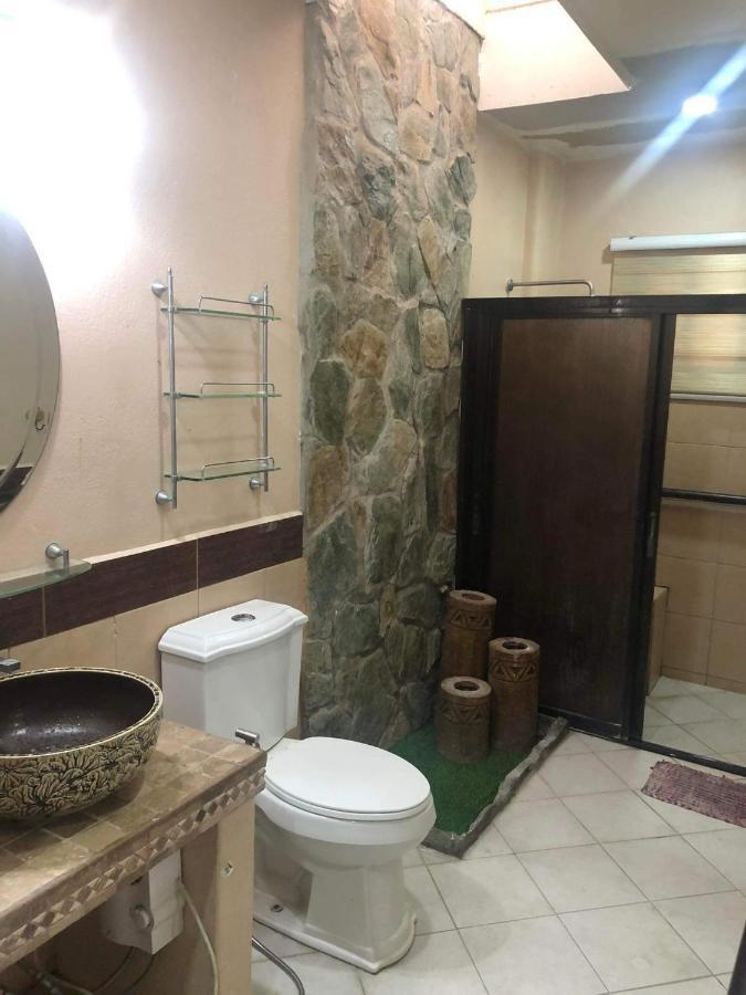 Tagaytay Bnr Guesthouse 4Br With Balcony 12-14 Guest Tagaytay City Eksteriør bilde