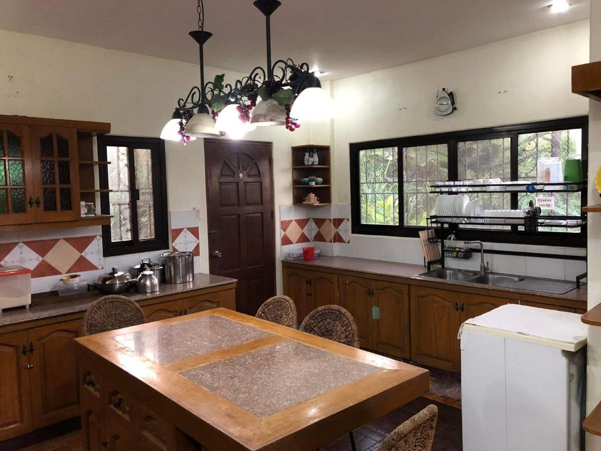 Tagaytay Bnr Guesthouse 4Br With Balcony 12-14 Guest Tagaytay City Eksteriør bilde